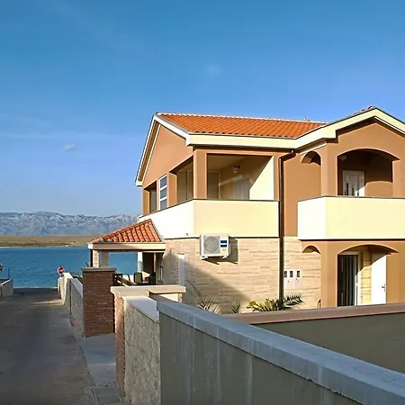 Vista Apartment *