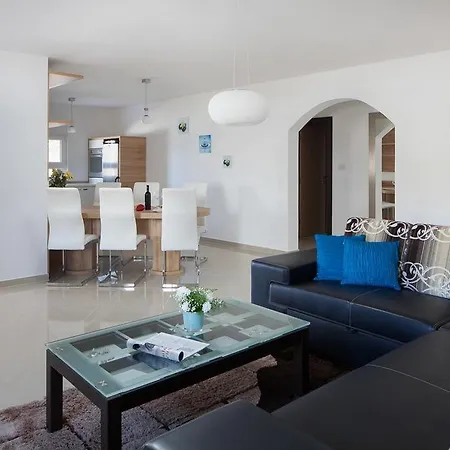 Vista Apartment Vir