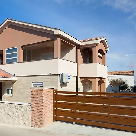 Apartment Vista Vir